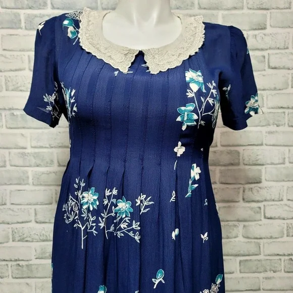 90s era dress up 90s Vintage Donna Ricco Gingham Floral Embroidered Sheath Dress (M) main image 0